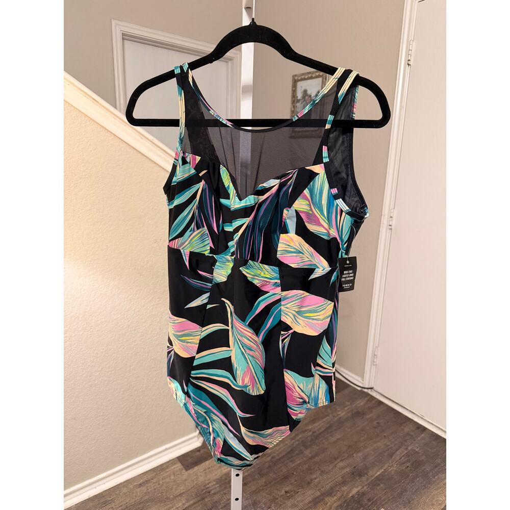 Torrid RARE One piece Tropical Swimsuit Size 2X NWT